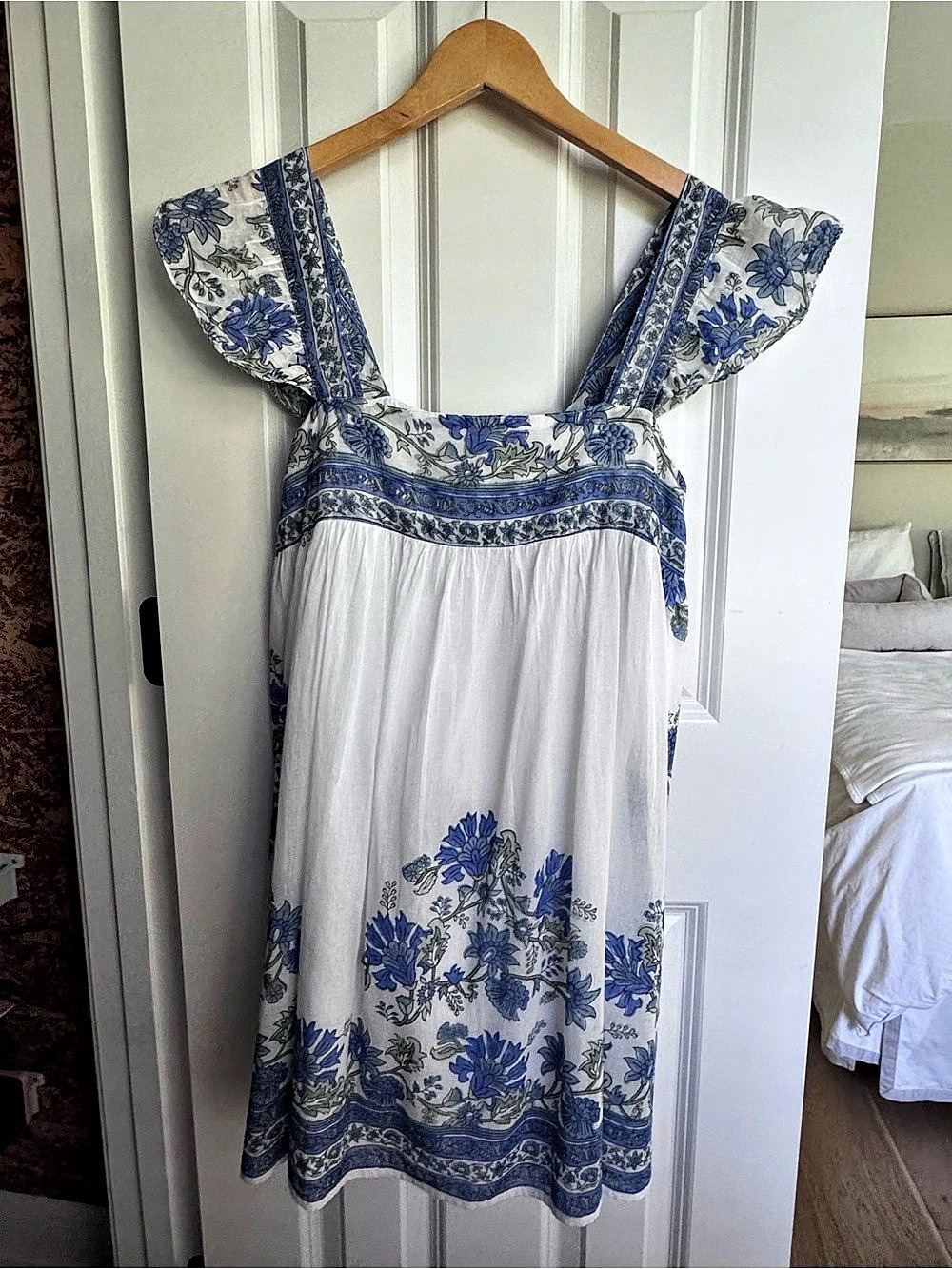 Juliet Dunn Floral Mini Dress in White & Blue Size 1
